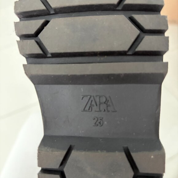 ZARA Kids Black Patent Combat Boots Size EU 23 US size 7 Toddler - Picture 4 of 4